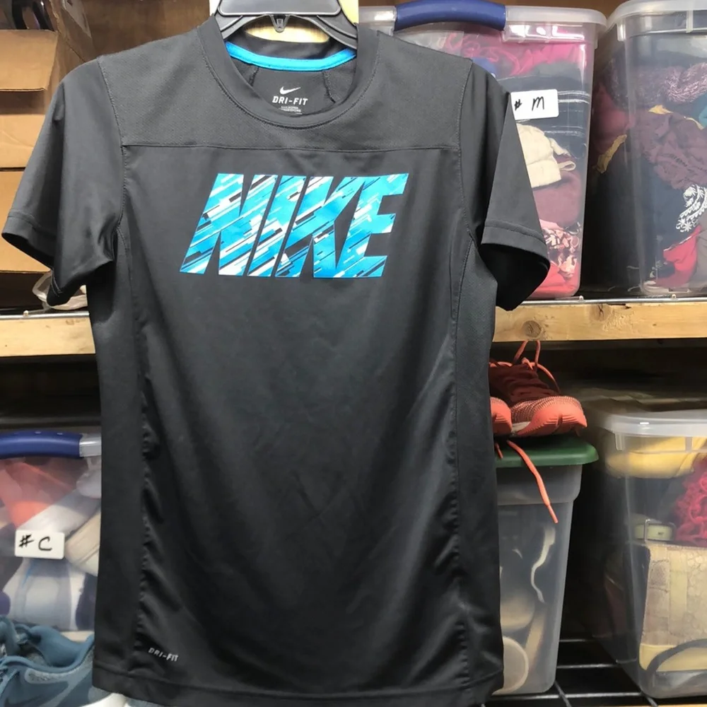 Nike dry-fit boy shirt short sleeve